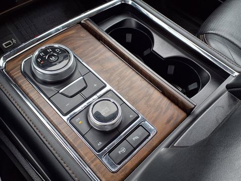 Used 2019 Ford Expedition Max Platinum image 19