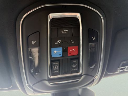 Used 2022 Jeep Grand Cherokee Altitude image 26