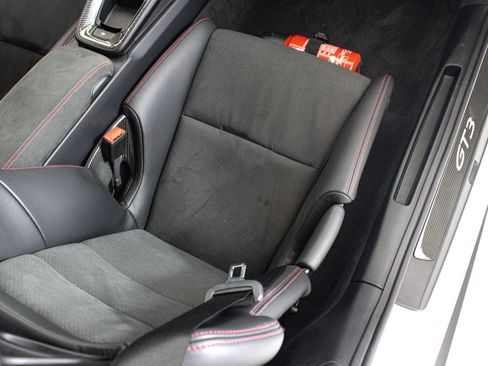 Used 2024 Porsche 911 GT3 RWD image 23