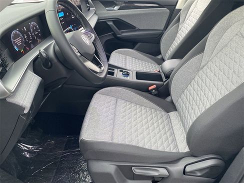 New 2026 Volkswagen Tiguan S image 15