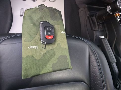 Used 2024 Jeep Wrangler High Altitude image 11