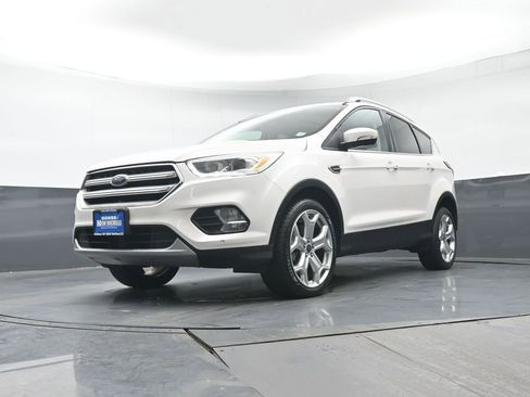 Used 2019 Ford Escape Titanium image 33