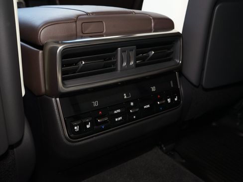 Used 2023 Lexus LX 600 4WD w/ Accessory Package (Z1) image 21