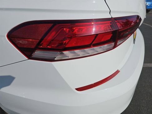 Used 2021 Volkswagen Passat 2.0T R-Line image 35