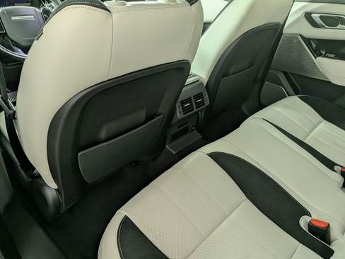 Used 2019 Land Rover Range Rover Velar R-Dynamic SE AWD/4WD image 28