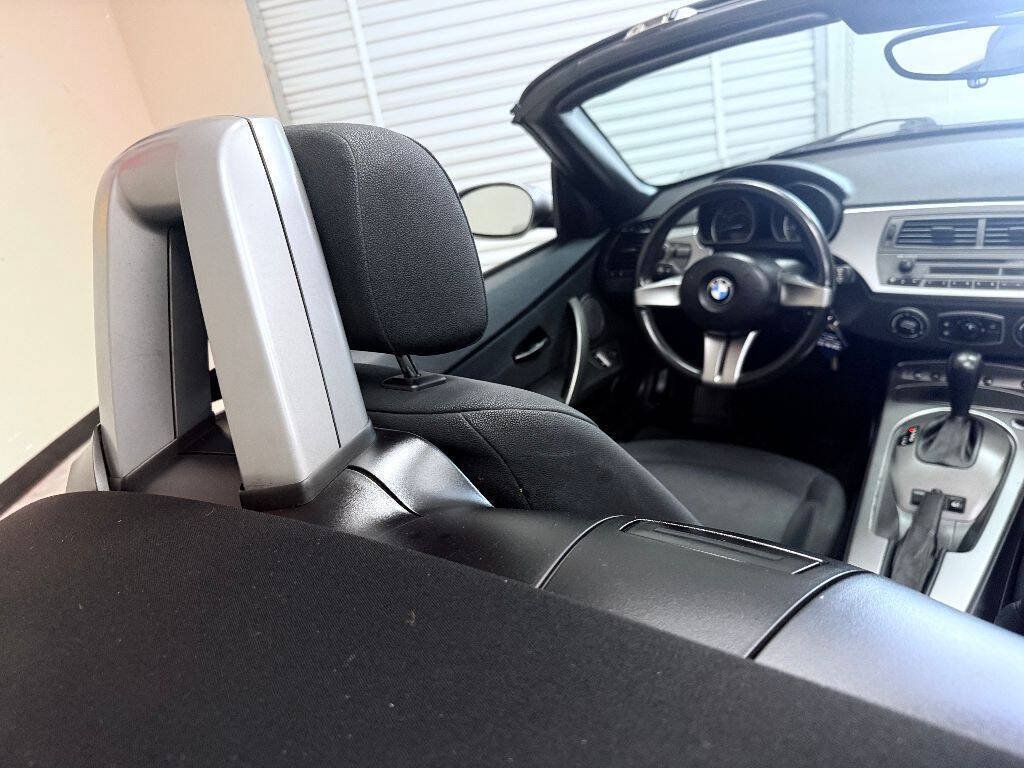 Used 2003 BMW Z4 2.5i RWD image 50