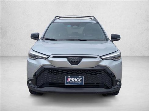 Used 2025 Toyota Corolla Cross AWD Hybrid w/ Convenience Package image 2