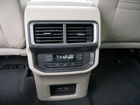 New 2026 Volkswagen Atlas SE image 8