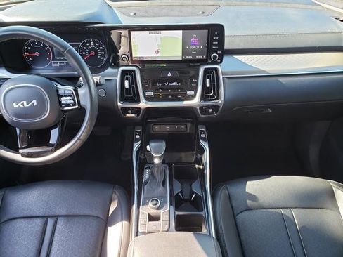 Used 2022 Kia Sorento SX image 18