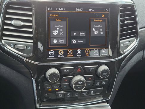 Used 2021 Jeep Grand Cherokee Laredo X AWD/4WD image 34