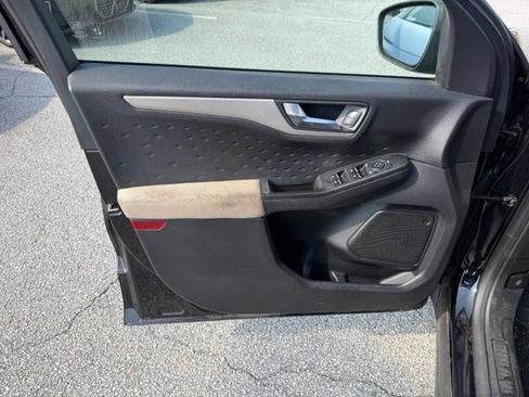 Used 2020 Ford Escape SE FWD image 6