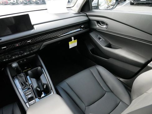 Certified 2025 Honda Accord EX-L image 11
