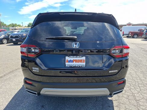 Used 2023 Honda Pilot Touring image 5