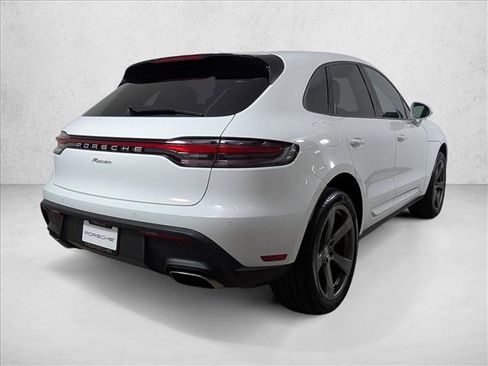 Certified 2025 Porsche Macan image 9