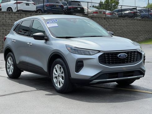 Certified 2023 Ford Escape Active AWD/4WD image 32