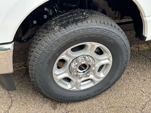 New 2025 Ford F350 XLT w/ FX4 Off-Road Package image 10