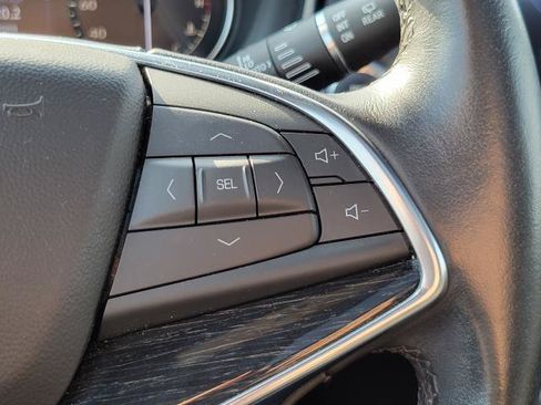 Used 2020 Cadillac XT5 Premium Luxury w/ LPO, Floor Liner Package AWD/4WD image 18