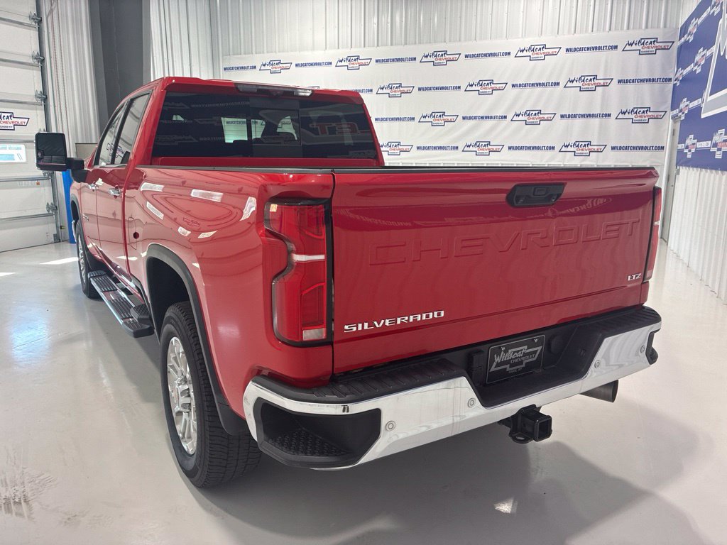 Used 2024 Chevrolet Silverado 2500 LTZ w/ LTZ Premium Package AWD/4WD image 4