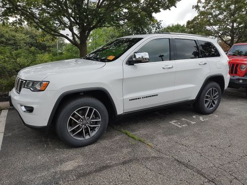 Used 2019 Jeep Grand Cherokee Limited AWD/4WD image 1