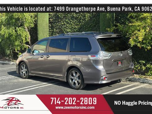 Used 2017 Toyota Sienna SE Premium w/ Cargo Management Package FWD image 9