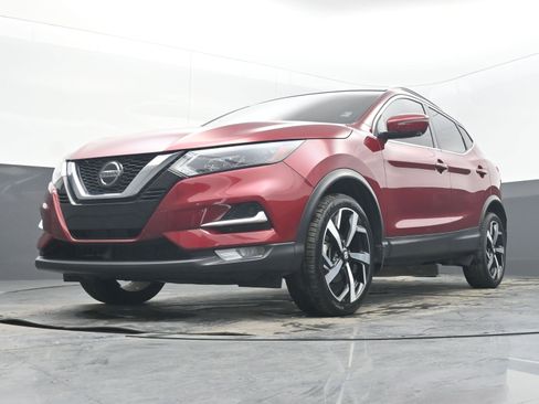 Used 2021 Nissan Rogue Sport SL w/ Premium Package image 22