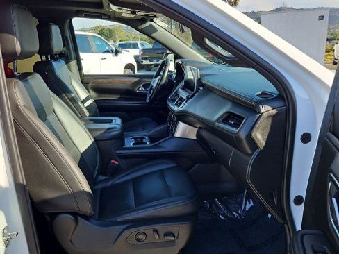 Used 2021 Chevrolet Suburban LT w/ LT Signature Plus Package RWD image 28