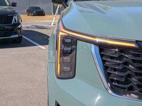 New 2025 Kia Sorento EX AWD/4WD image 9
