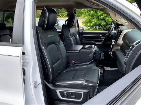 Used 2019 RAM 1500 Laramie AWD/4WD image 9