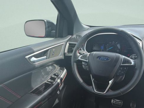 Certified 2020 Ford Edge ST-Line w/ Cold Weather Package AWD/4WD image 40