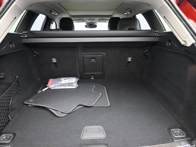 Used 2023 Volvo XC60 B5 Ultimate w/ Climate Package FWD image 31