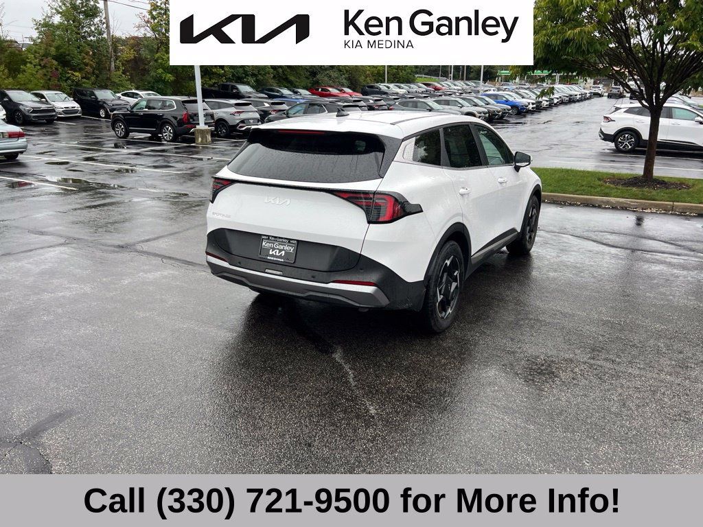 Certified 2026 Kia Sportage EX FWD image 11