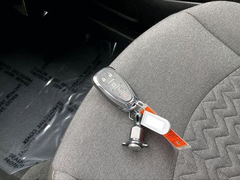 Used 2023 Chevrolet Equinox LT FWD image 11