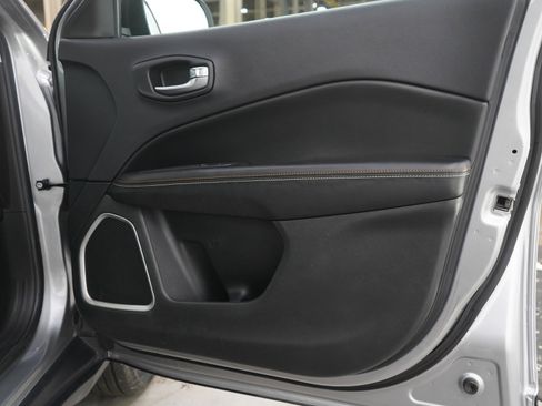 Used 2019 Jeep Compass Sport AWD/4WD image 9