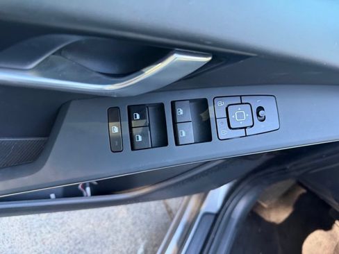 Certified 2024 Kia Niro Wind w/ Wind Preserve Package FWD image 11