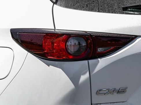 Used 2018 MAZDA CX-5 Touring w/ Preferred Equipment Package FWD image 10