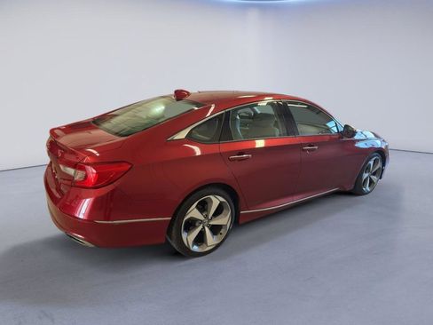 Used 2018 Honda Accord Touring image 7