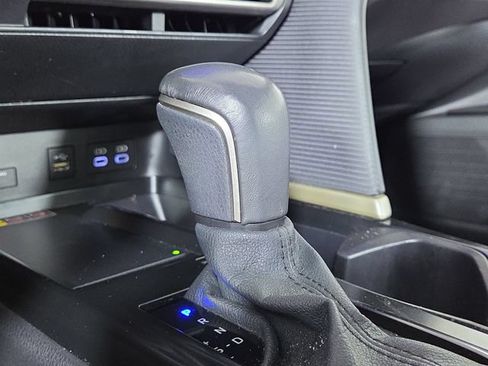 Used 2025 Toyota Camry SE FWD image 20