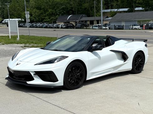Used 2025 Chevrolet Corvette Stingray Preferred Conv w/ Z51 Performance Package RWD image 2