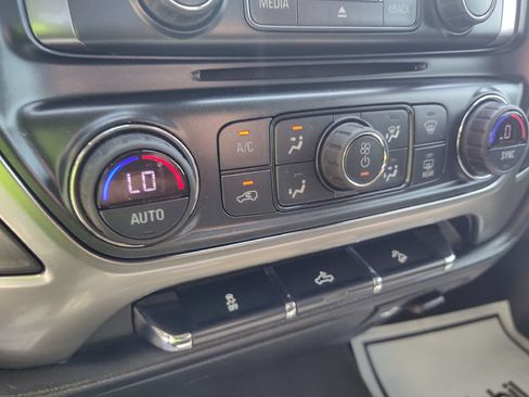 Used 2018 Chevrolet Silverado 1500 LT w/ All Star Edition AWD/4WD image 26