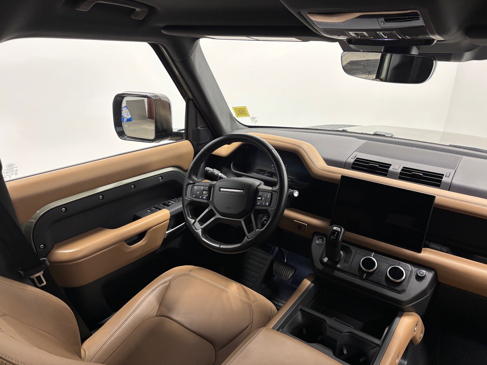 Used 2025 Land Rover Defender 110 S AWD/4WD image 32