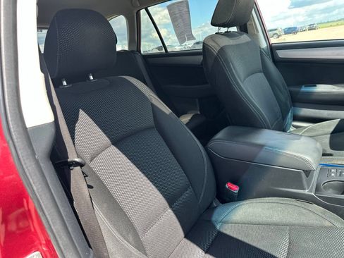 Used 2018 Subaru Outback 2.5i Premium AWD/4WD image 34
