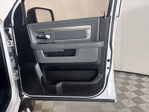 Used 2018 RAM 2500 SLT image 24