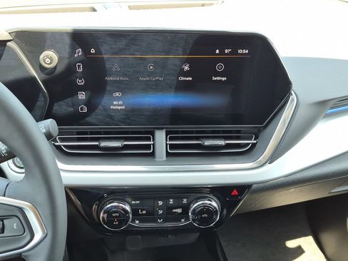New 2026 Chevrolet Trax LT w/ Driver Confidence Package FWD image 16