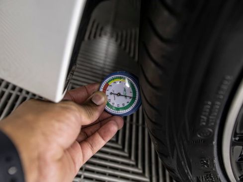 Used 2025 Mercedes-Benz E 450 4MATIC Sedan w/ Driver Assistance Package image 44