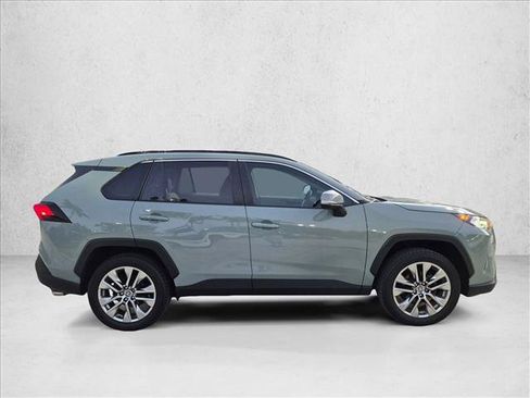 Certified 2021 Toyota RAV4 XLE Premium FWD image 4