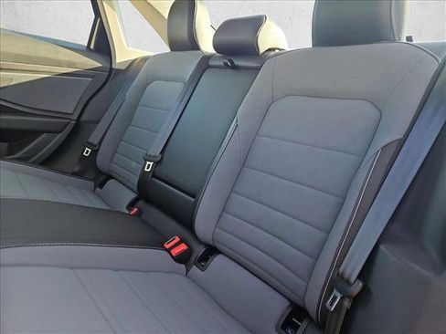 Used 2025 Volkswagen Jetta SE image 13