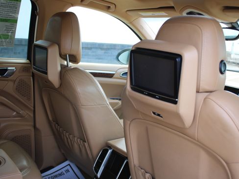Used 2011 Porsche Cayenne S image 20