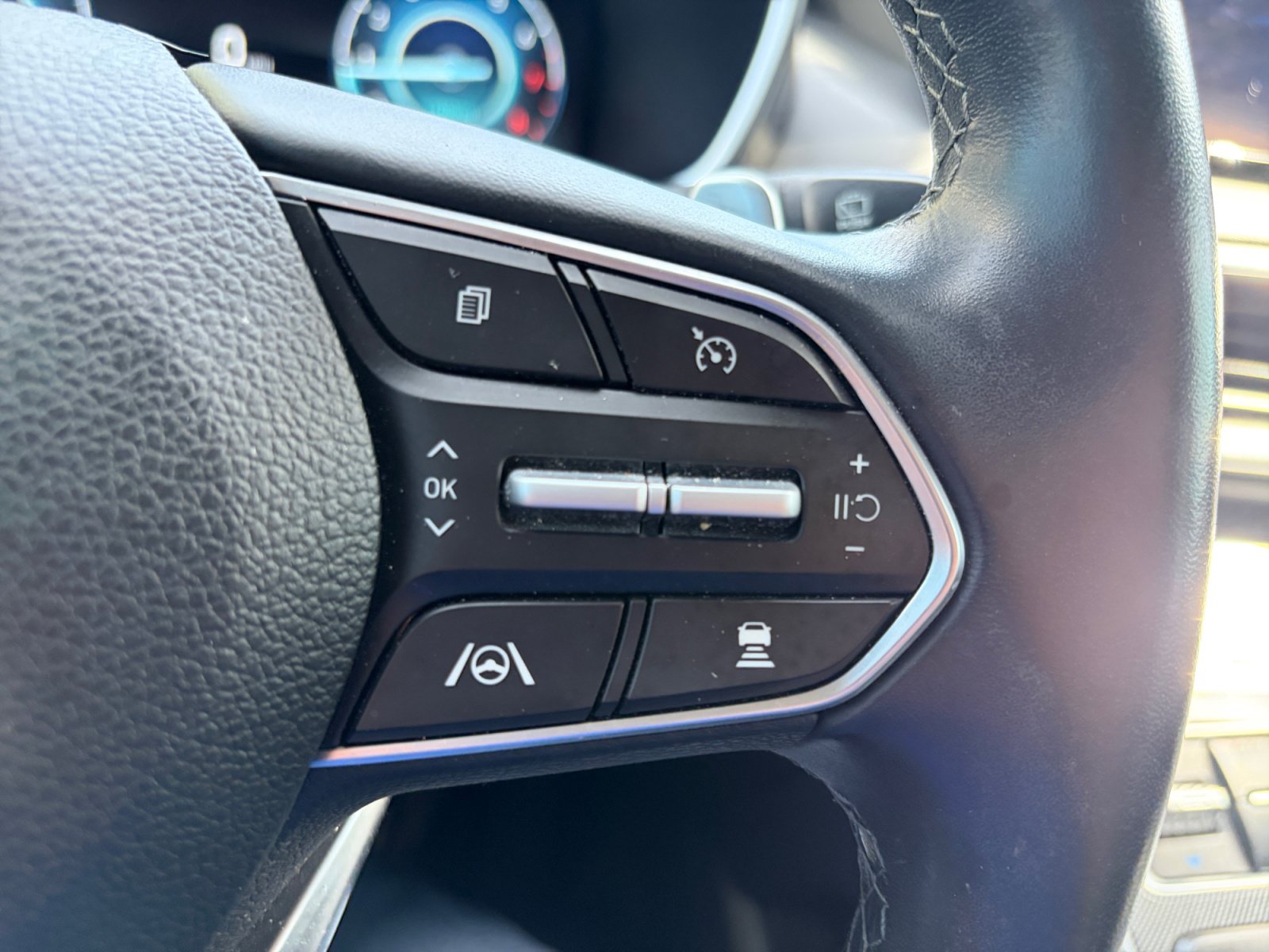 Used 2023 Hyundai Santa Fe Limited AWD/4WD image 19