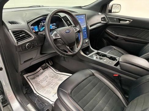 Used 2022 Ford Edge ST-Line w/ Class II Trailer Tow Package AWD/4WD image 16