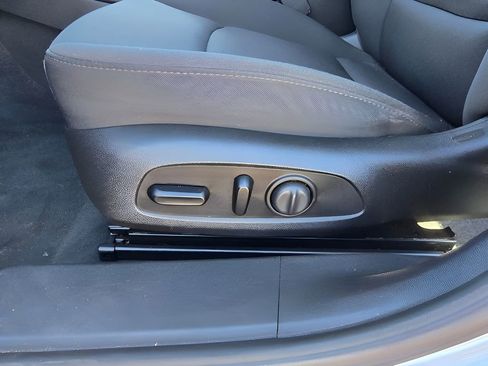 Used 2021 Chevrolet Malibu LT image 16